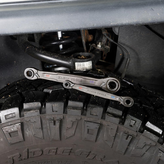 Klein Tools 68216 – 2-Piece SAE 4-in-1 Reversible Ratcheting Box Wrench Set
