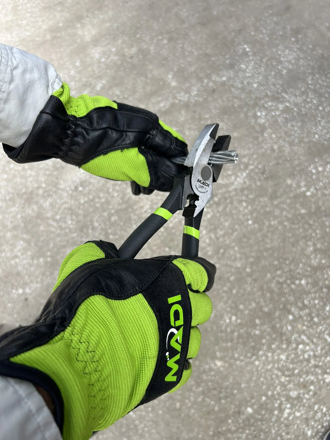 MADI - 9″ Lineman Pliers